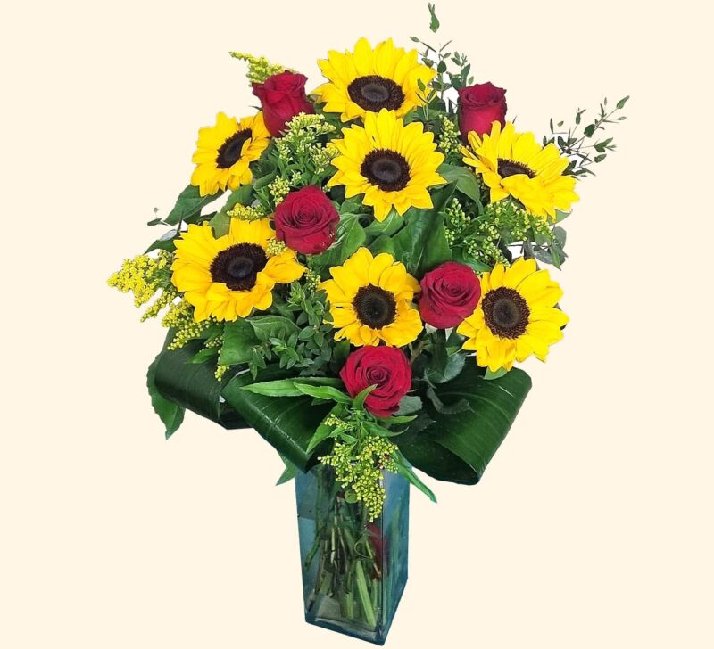 Bouquet di rose rosse e girasoli