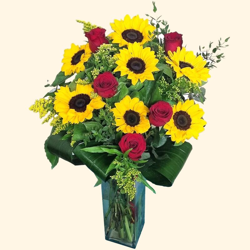 Bouquet di rose rosse e girasoli