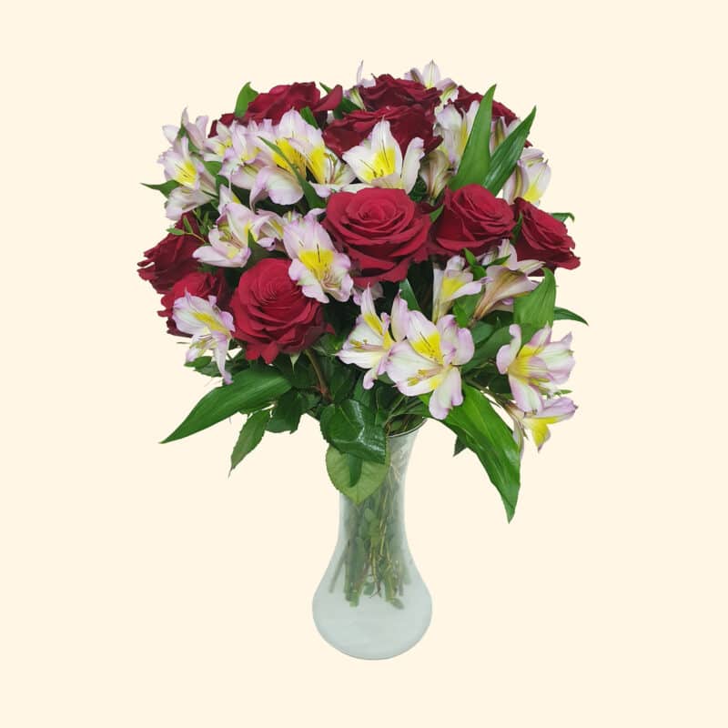Bouquet rose rosse lilium e aspidistra