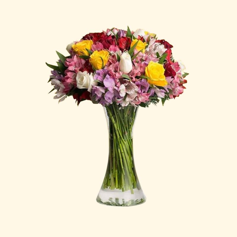 bouquet di rose colorate e astromelia