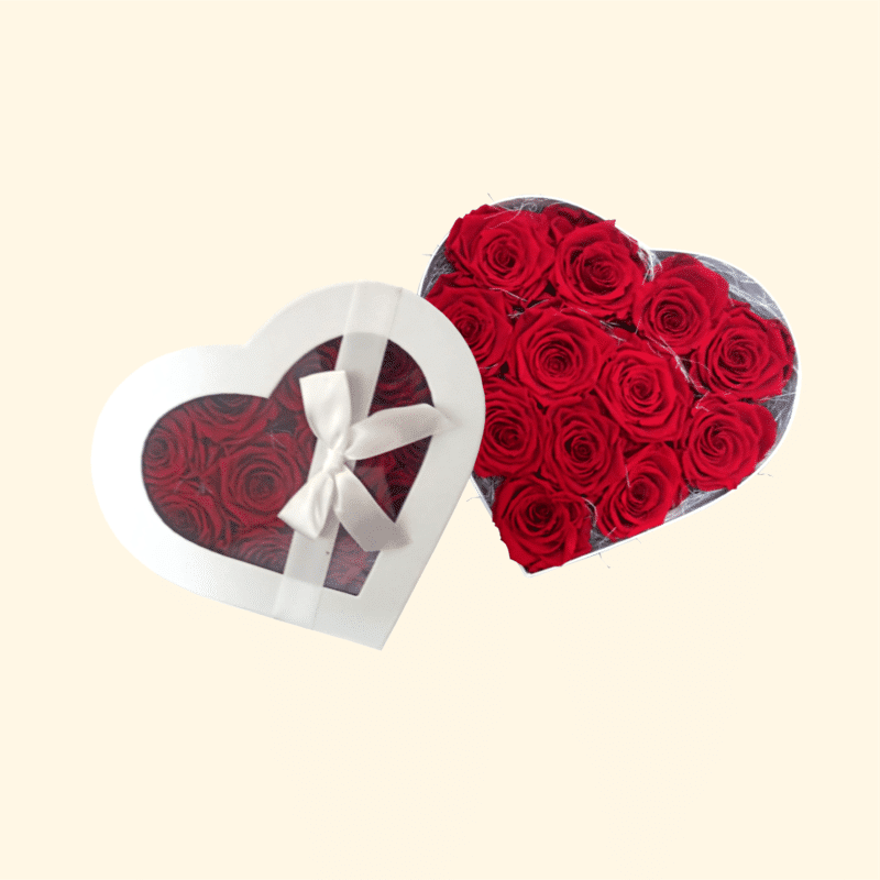 Flower box a forma di cuore con rose stabilizzate. Consegniamo per Natale